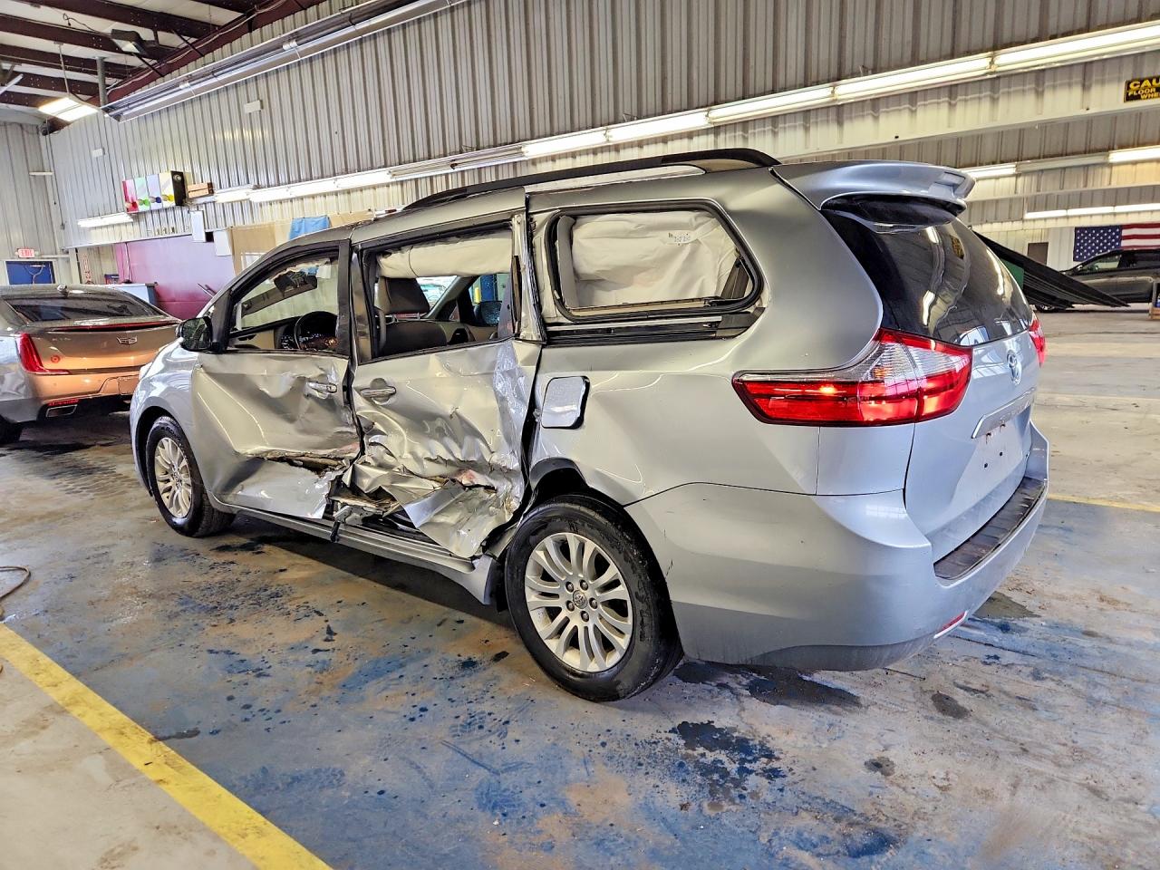 Toyota Sienna Xle 8-passenger