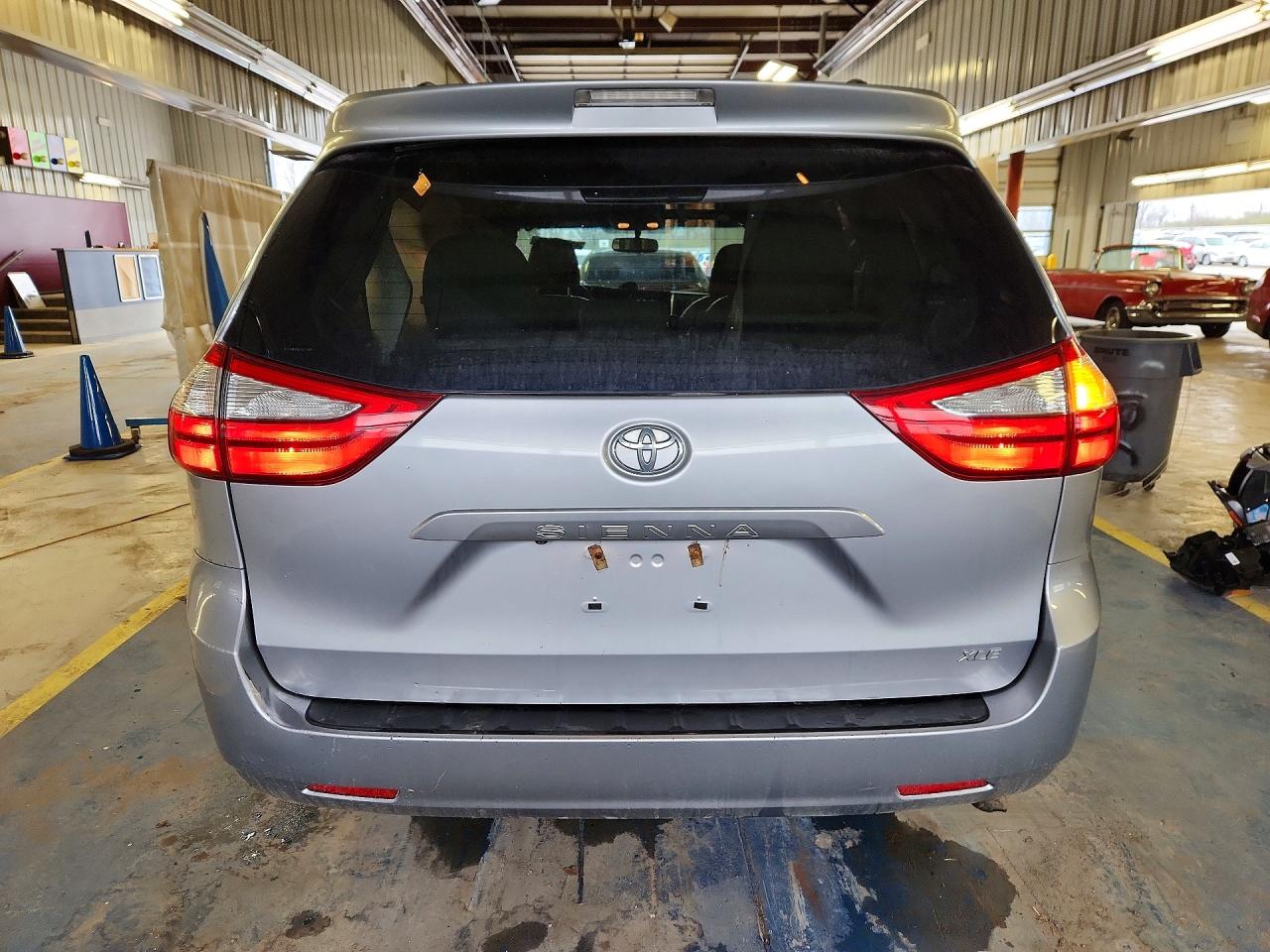 Toyota Sienna Xle 8-passenger