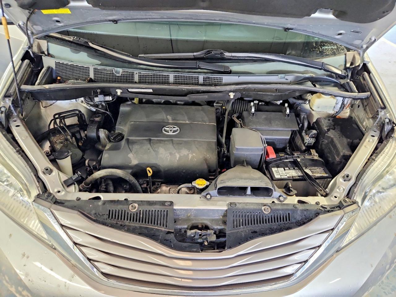 Toyota Sienna Xle 8-passenger