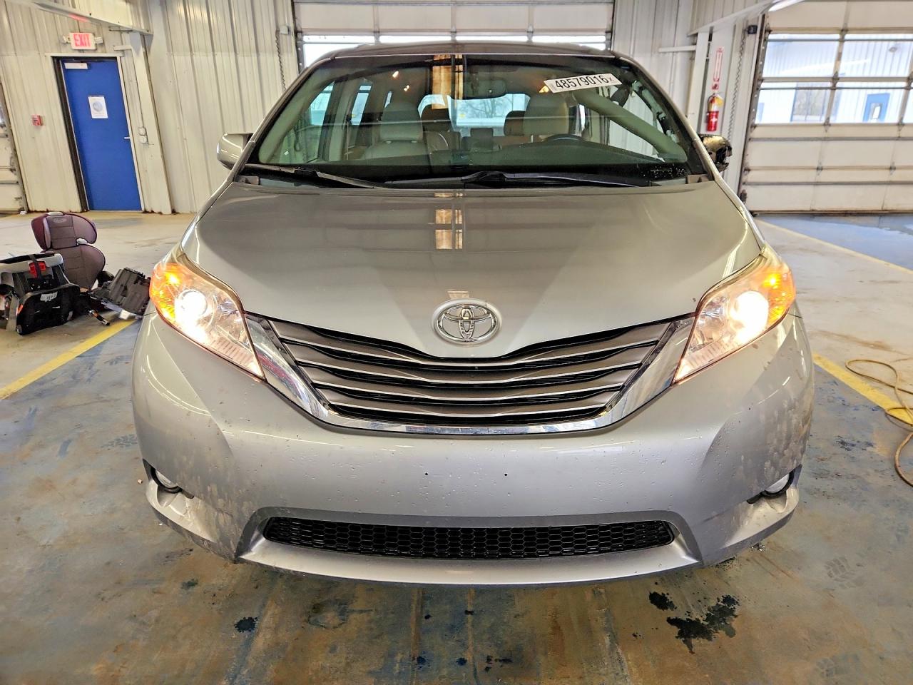 Toyota Sienna Xle 8-passenger