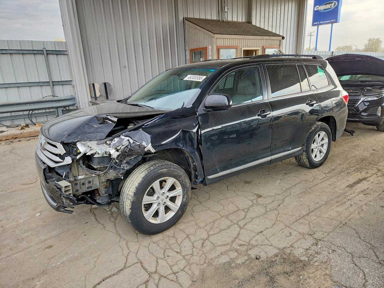 Salvage Toyota Highlander Image