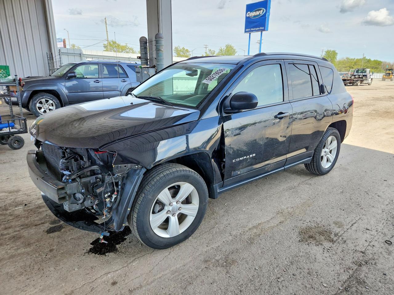 Salvage Jeep Compass Image