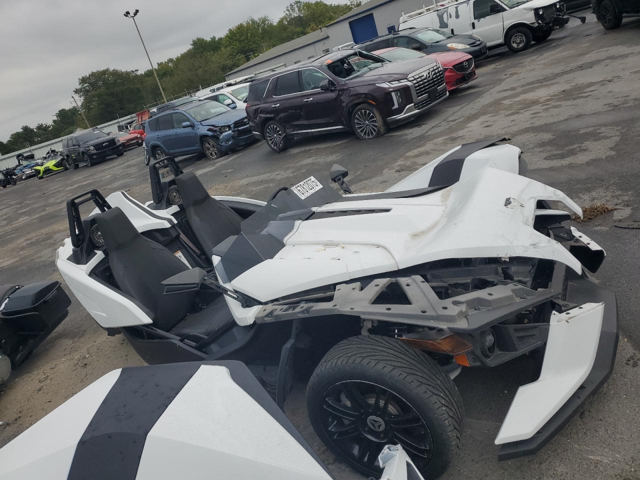 Salvage Polaris Slingshot Image