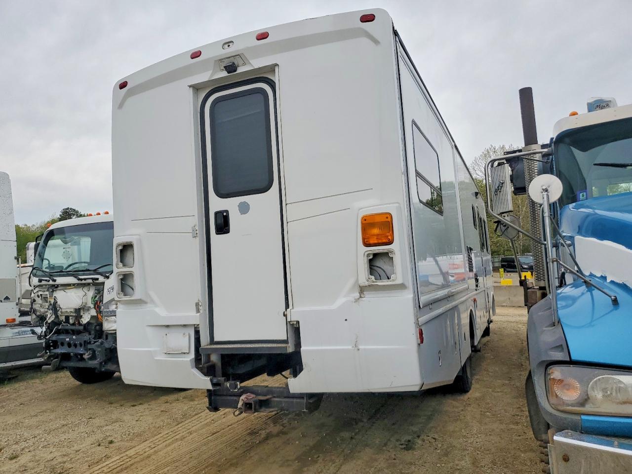 Bounder F-550