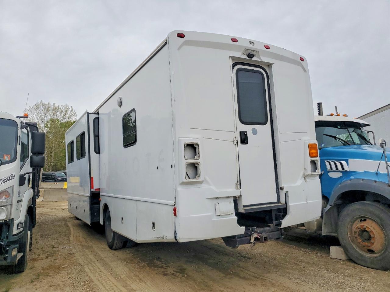 Bounder F-550