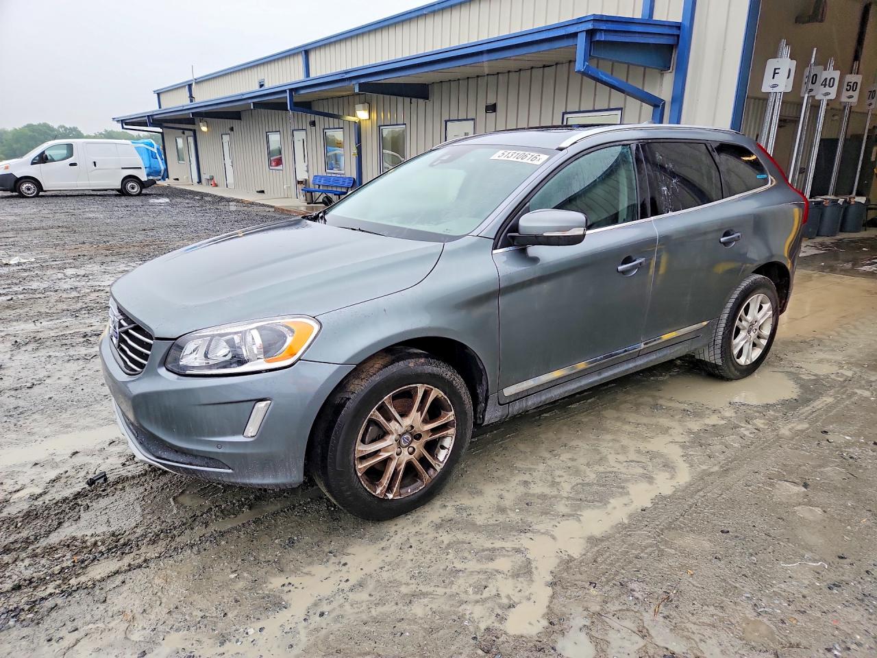 Salvage Volvo XC60 Image