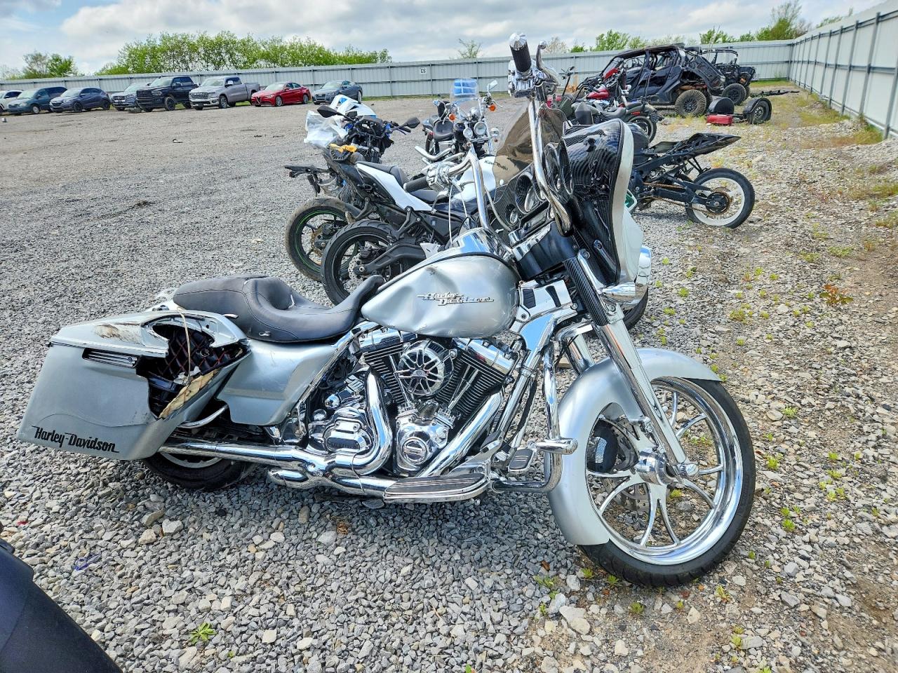 Salvage Harley-Davidson Fl Image
