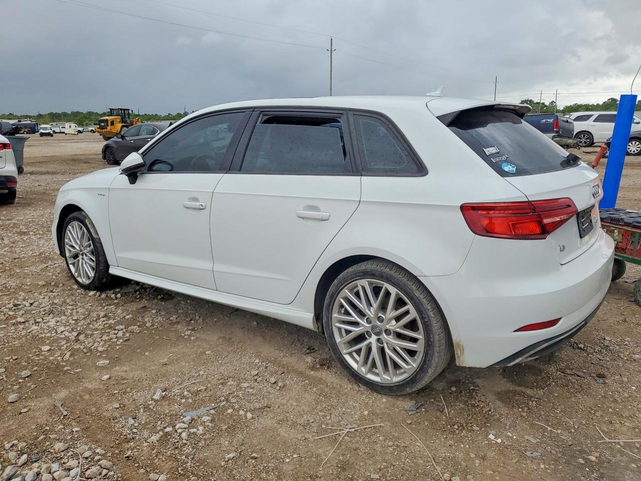 Audi A3 E-tron Premium