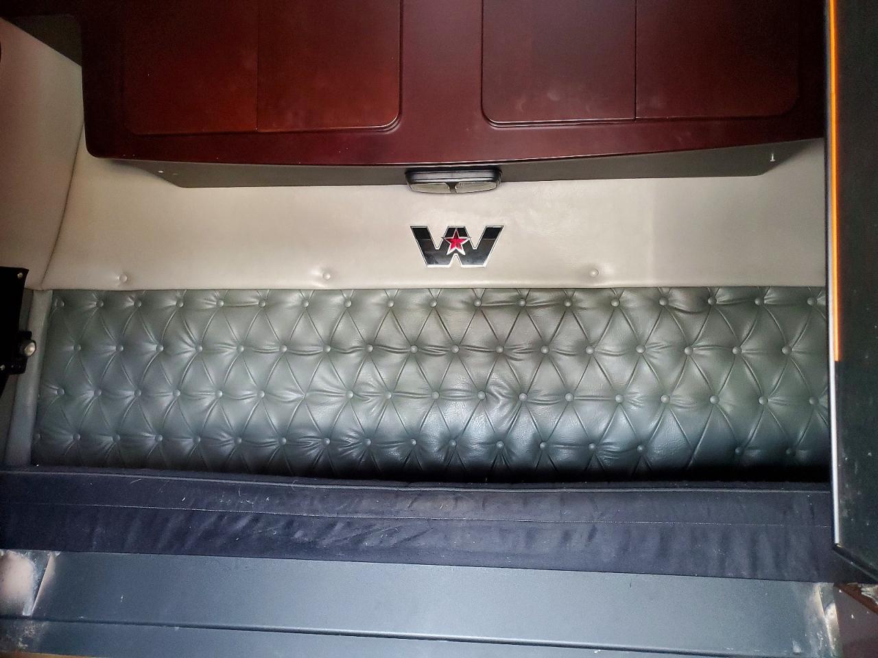 Western Star Auto Car 4900