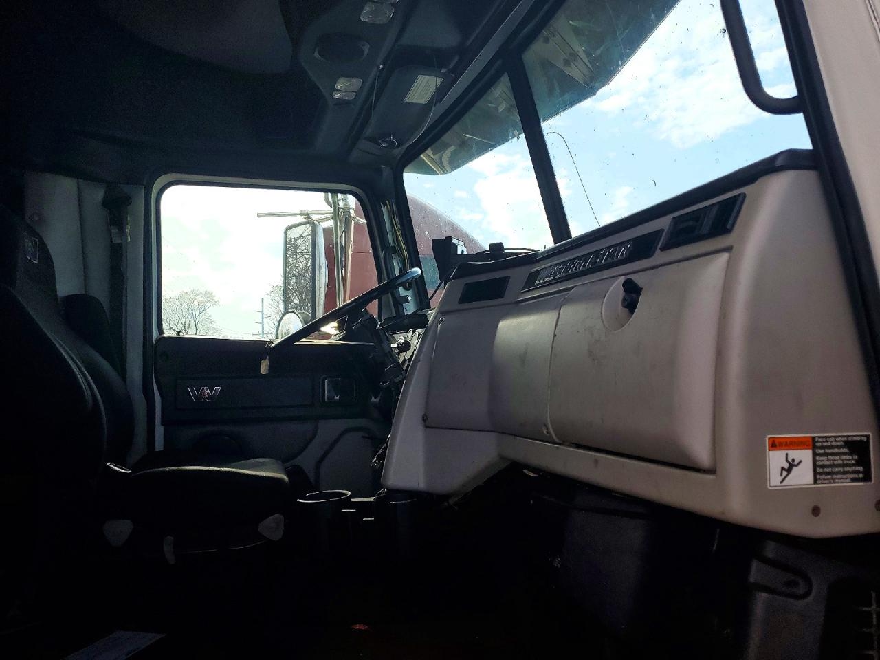 Western Star Auto Car 4900