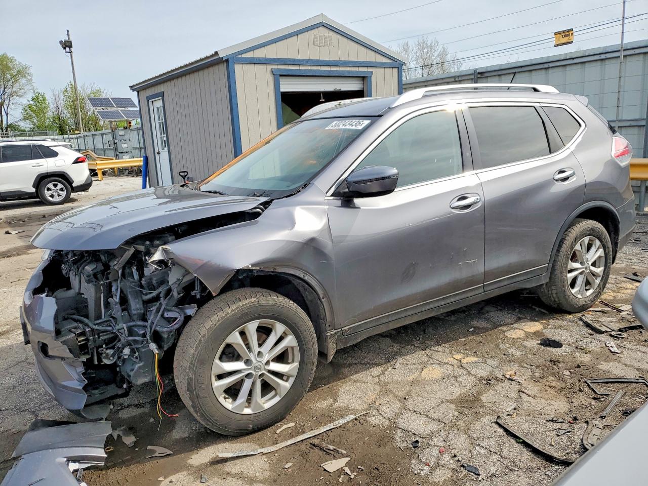 Salvage Nissan Rogue Image