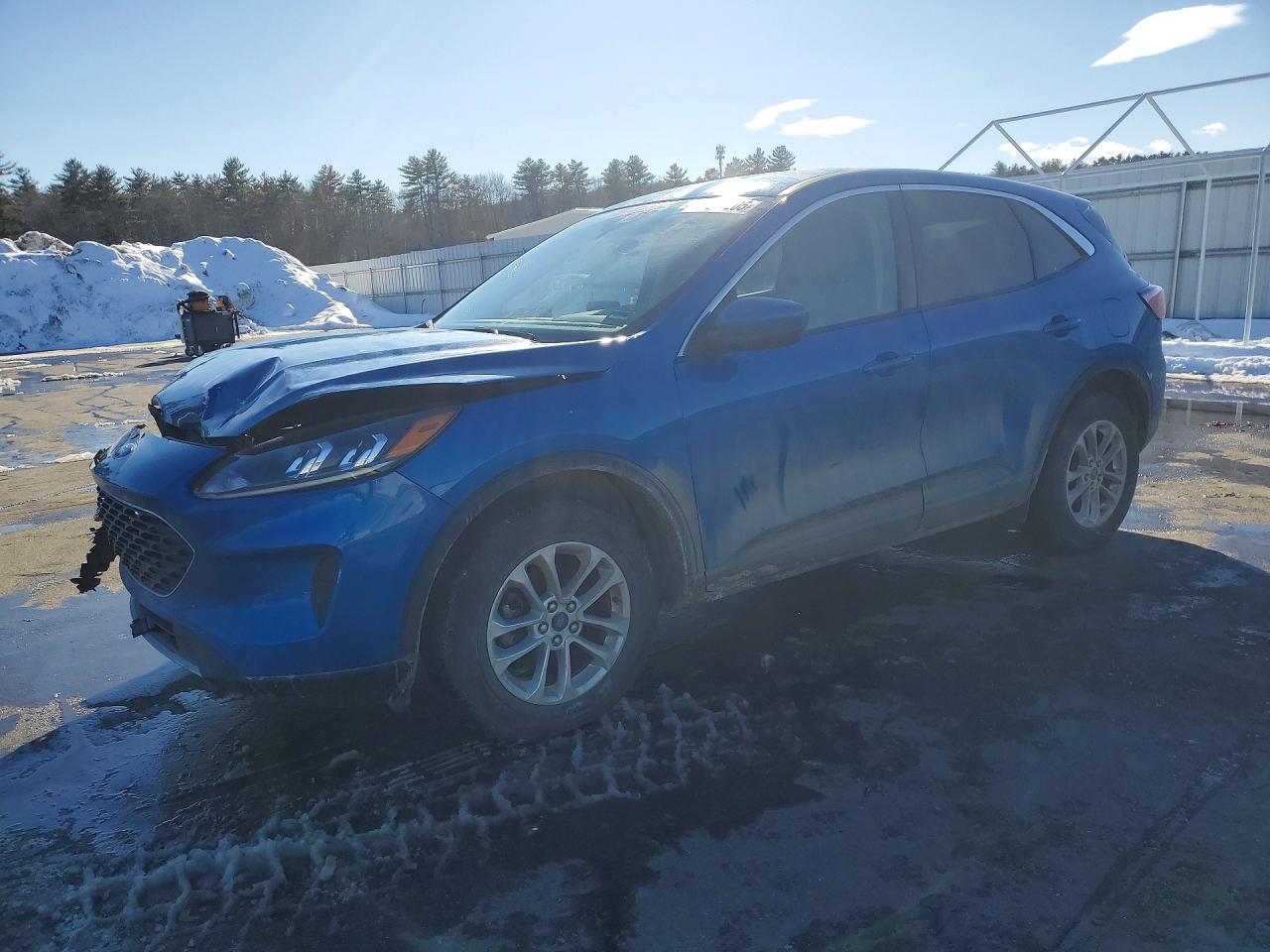 Salvage Ford Escape Image
