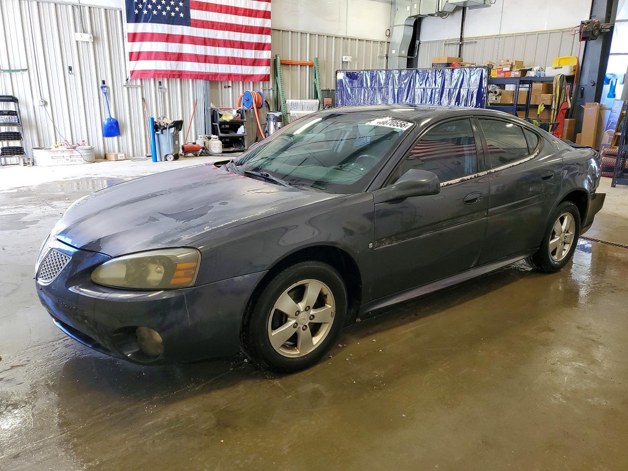 Salvage Pontiac Grandprix Image