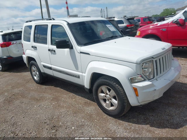Salvage Jeep Liberty Image