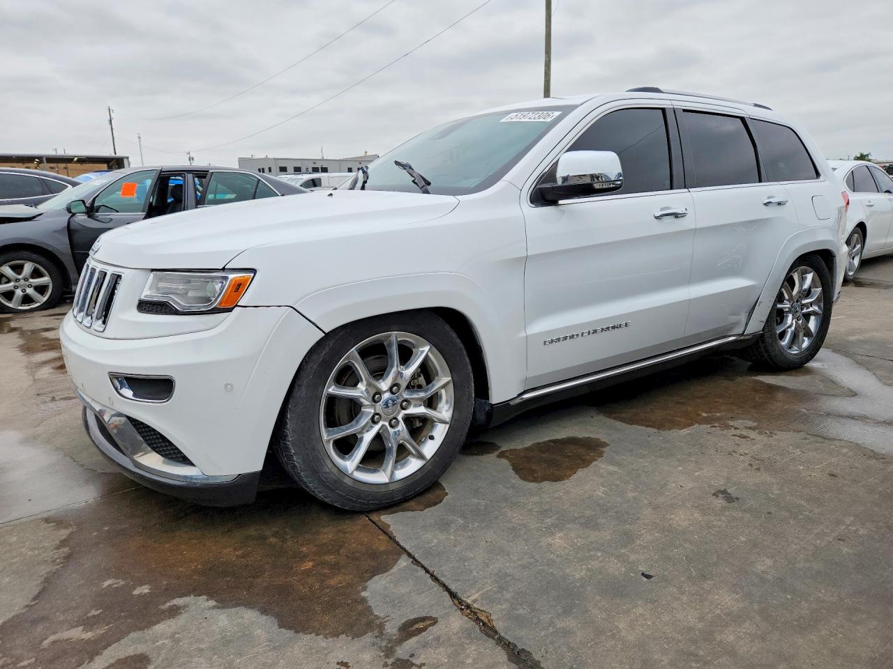 Salvage Jeep Grand Cherokee Image