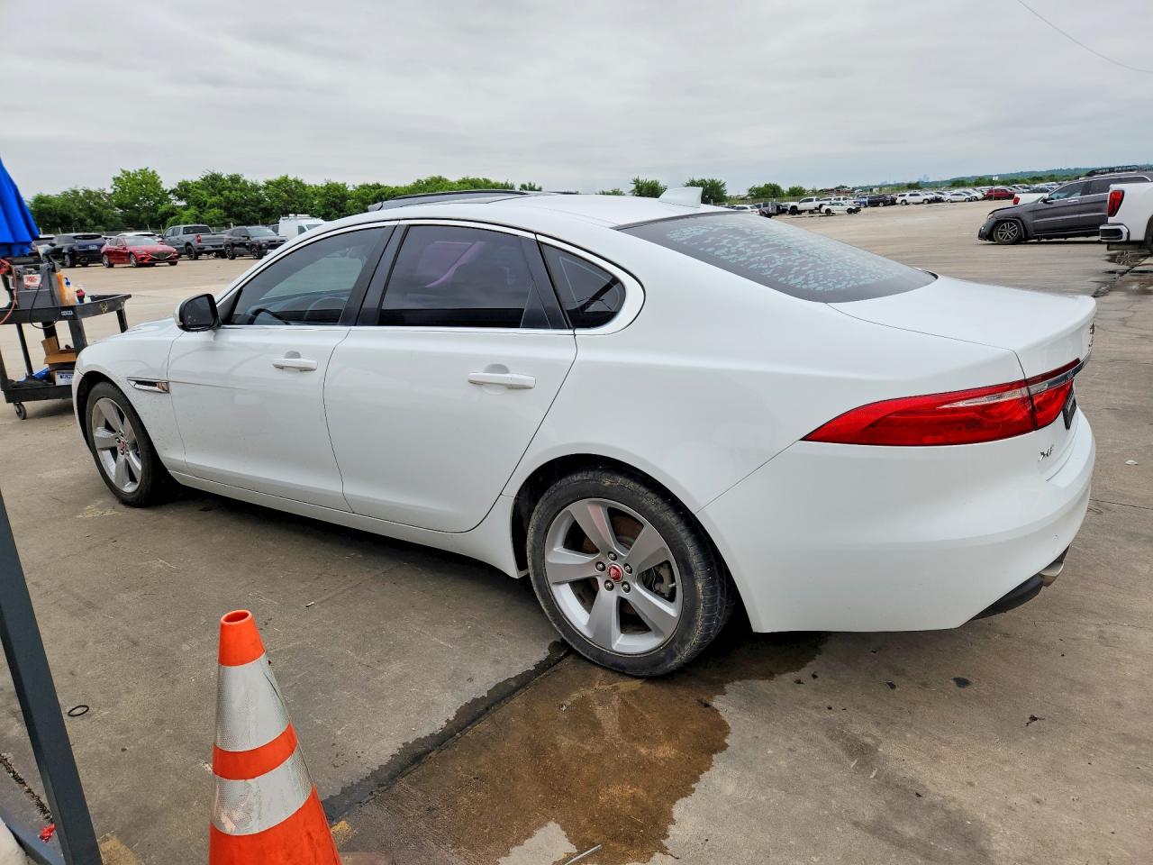 Jaguar XF