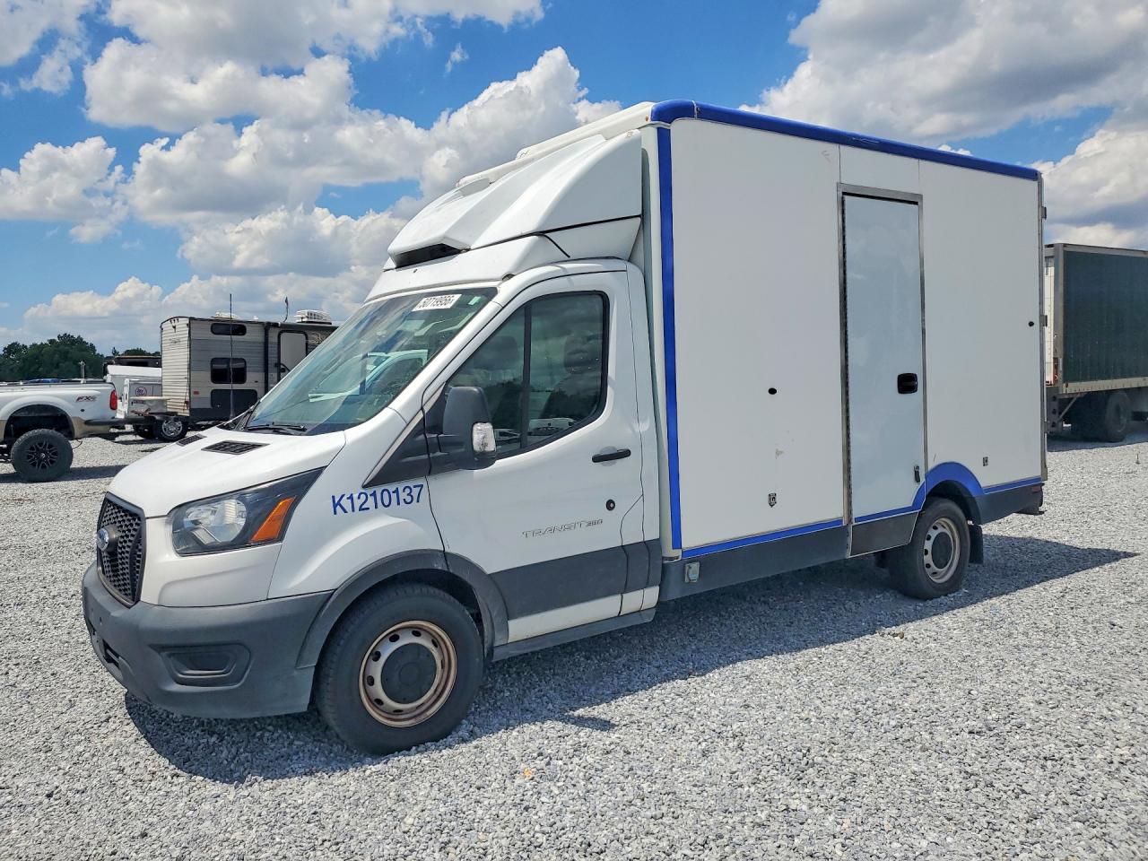 Salvage Ford Transit Image