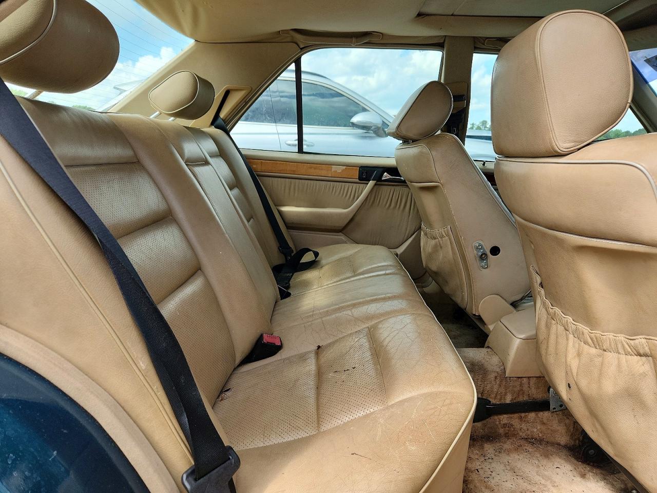 Mercedes-Benz E-Class 320 Base