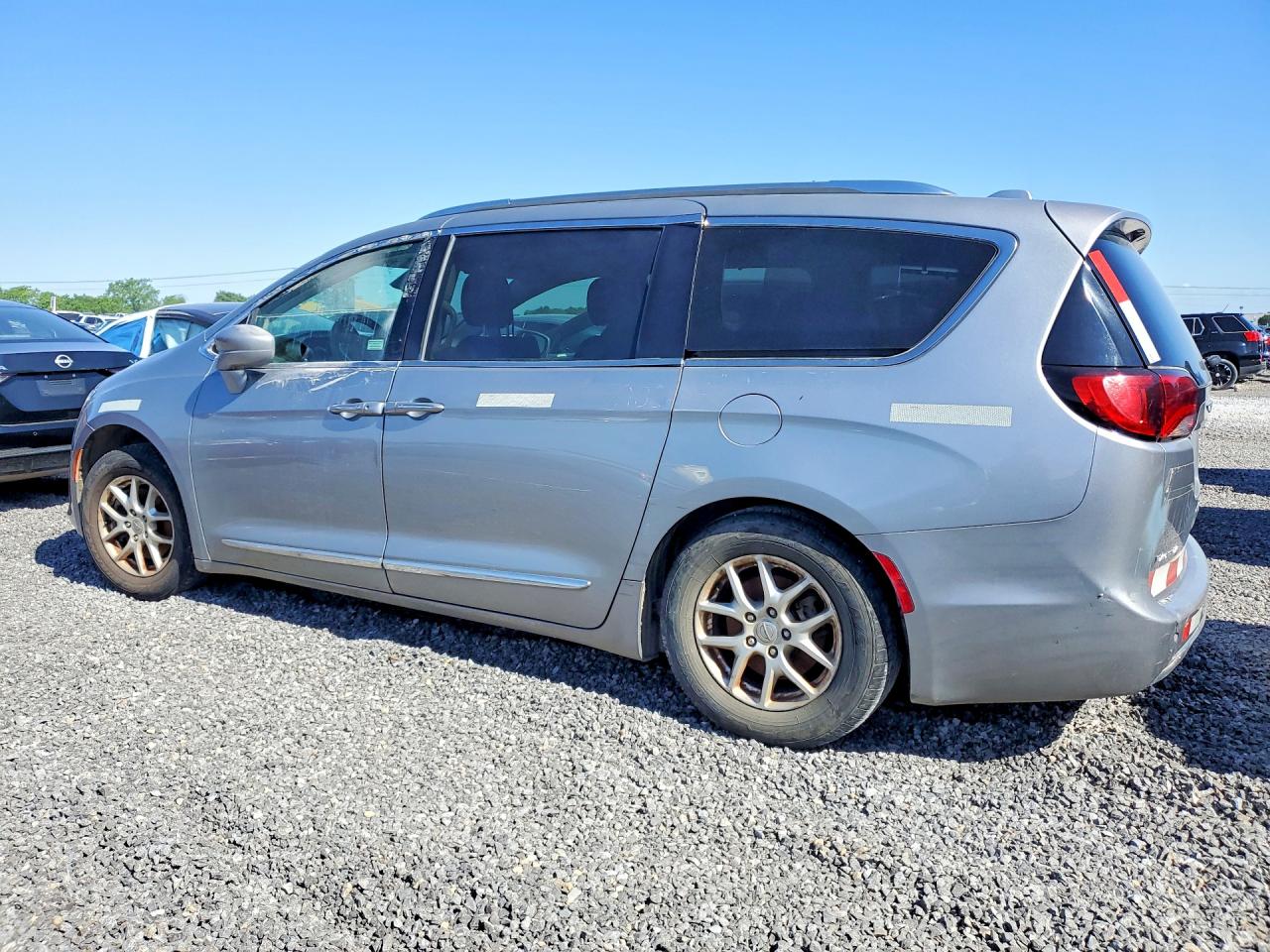 Chrysler Pacifica Touring L