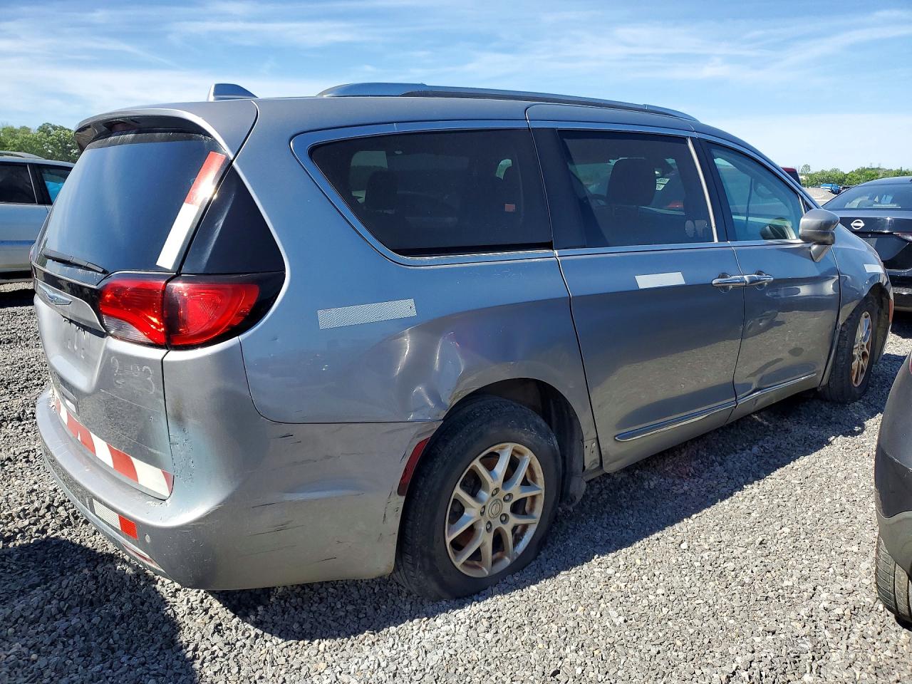 Chrysler Pacifica Touring L
