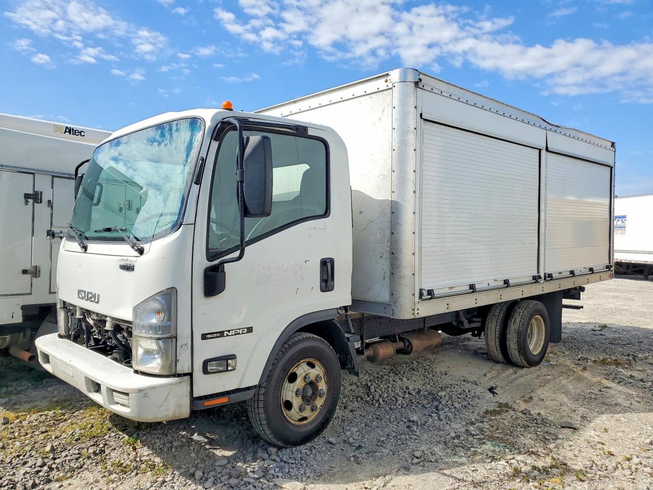 Salvage Isuzu Npr Image