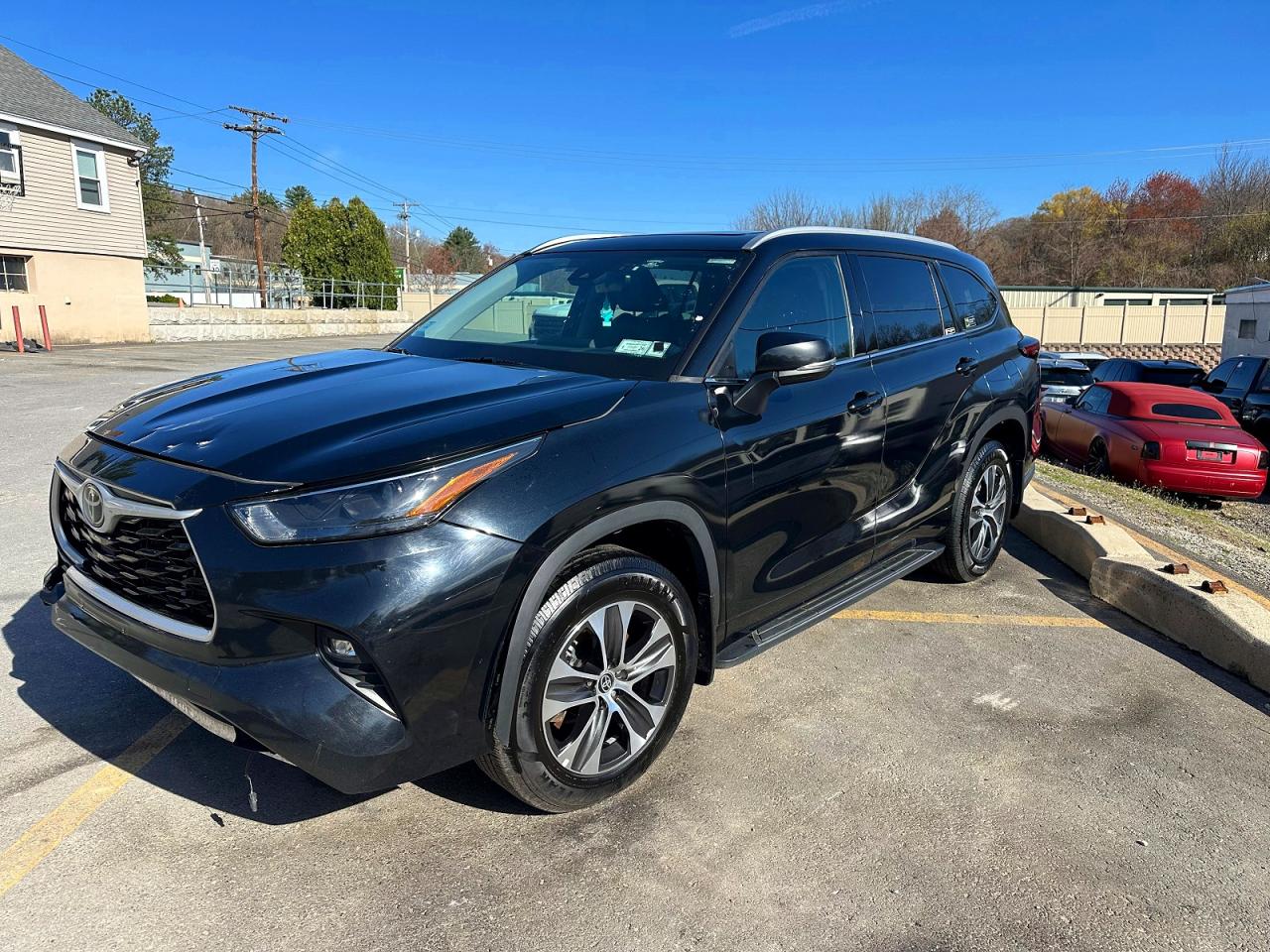 Salvage Toyota Highlander Image
