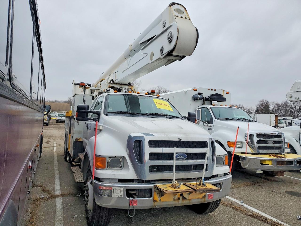 Salvage Ford F-750 Image
