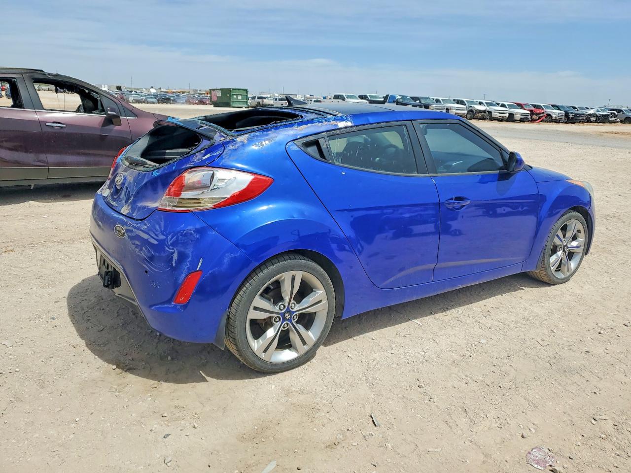 Hyundai VELOSTER Base