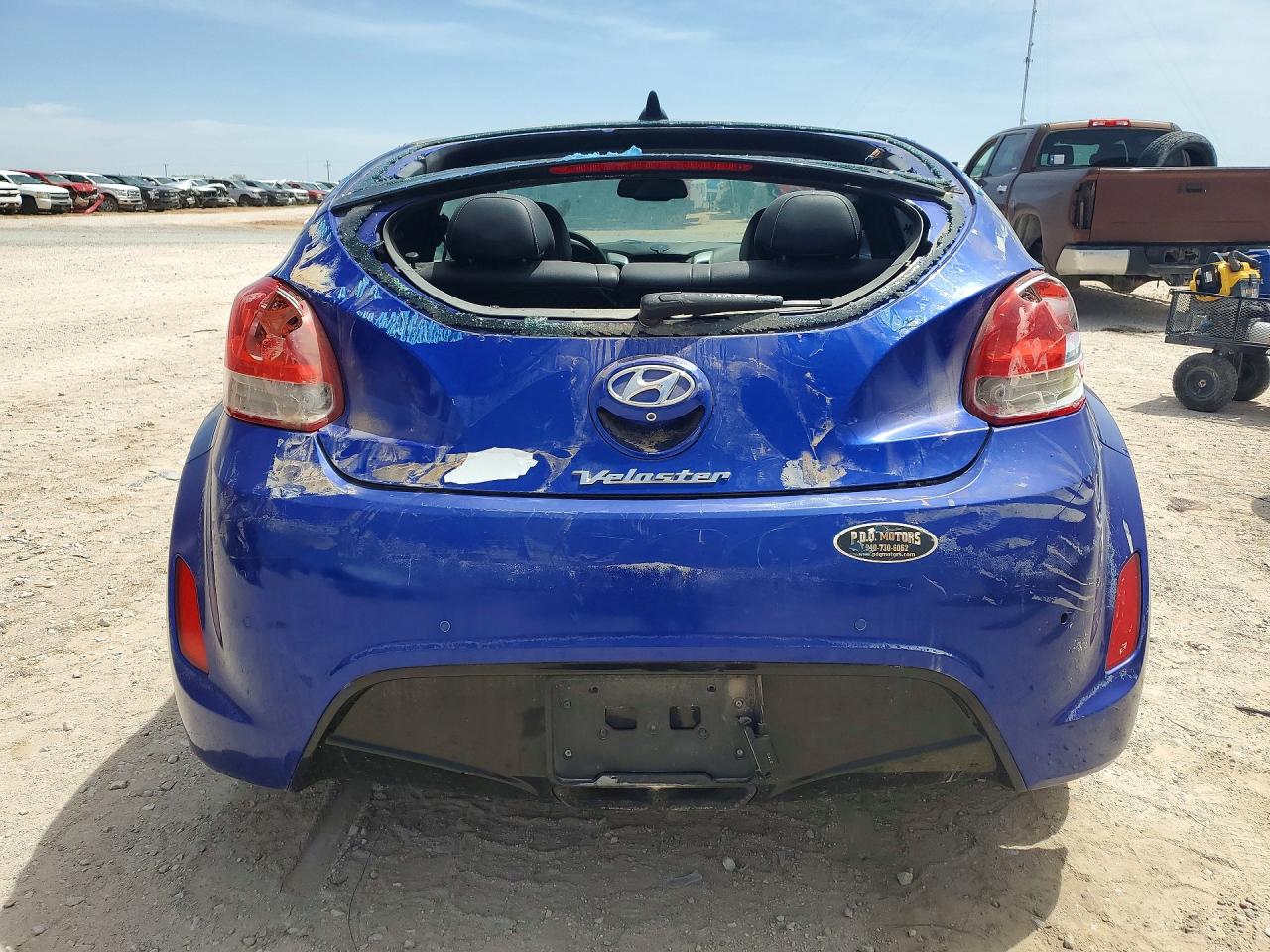 Hyundai VELOSTER Base