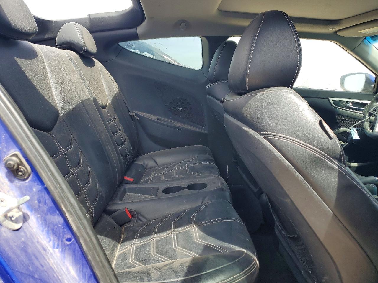 Hyundai VELOSTER Base