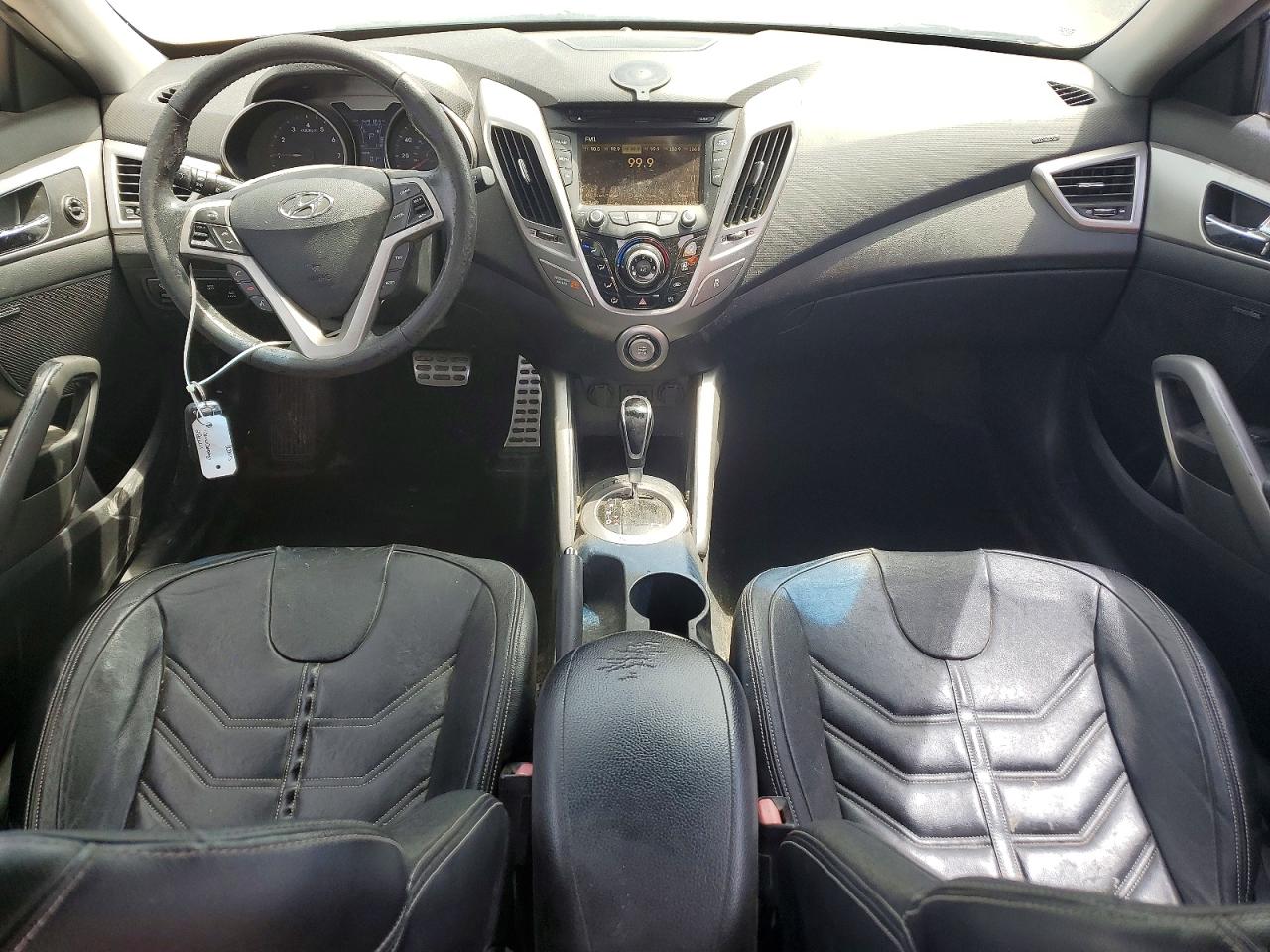 Hyundai VELOSTER Base