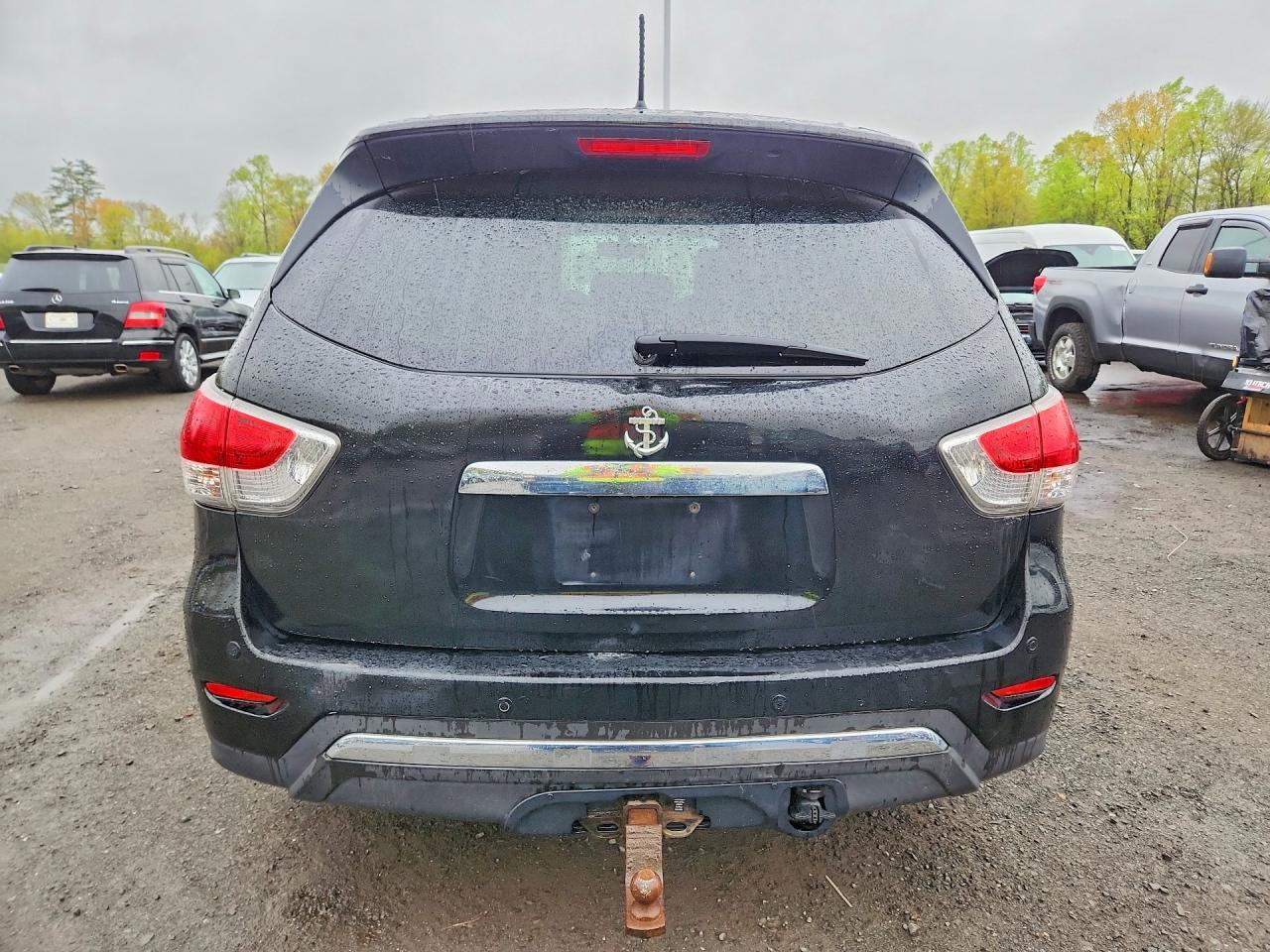 Nissan Pathfinder S