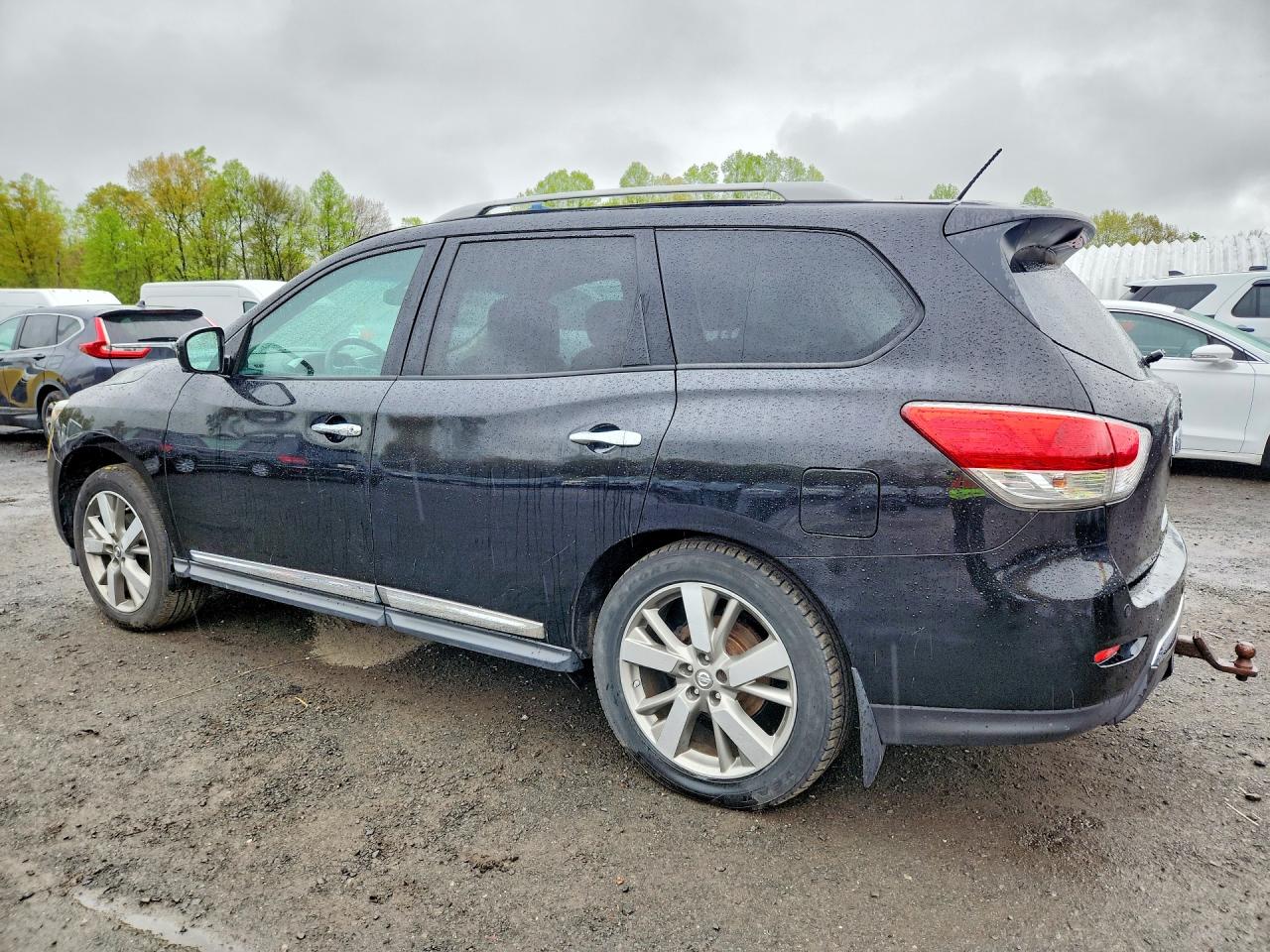 Nissan Pathfinder S
