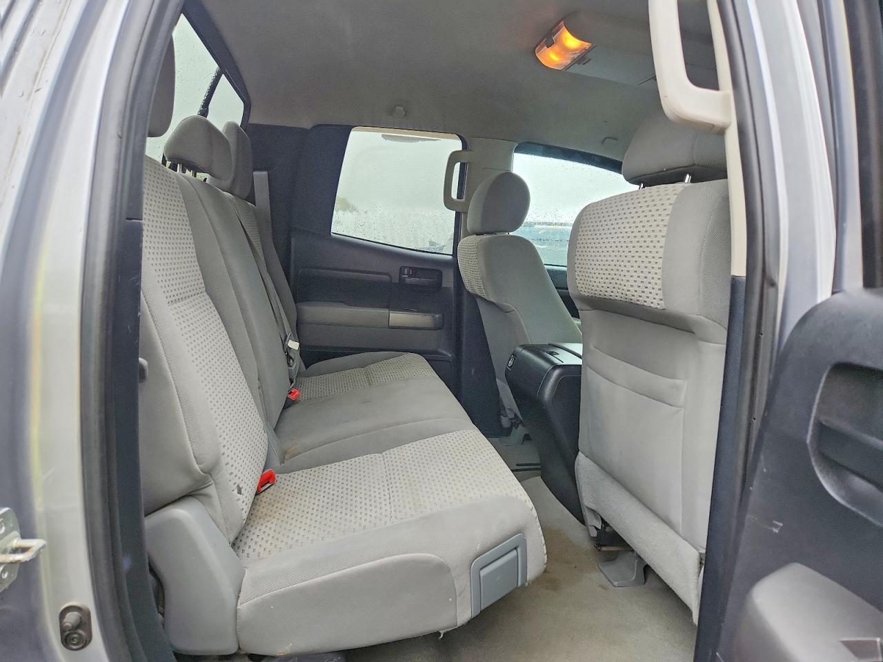 Toyota Tundra Double Cab Sr5