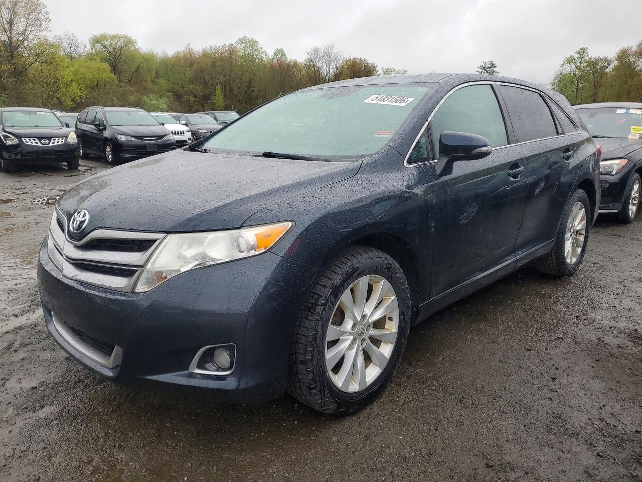 Salvage Toyota Venza Image