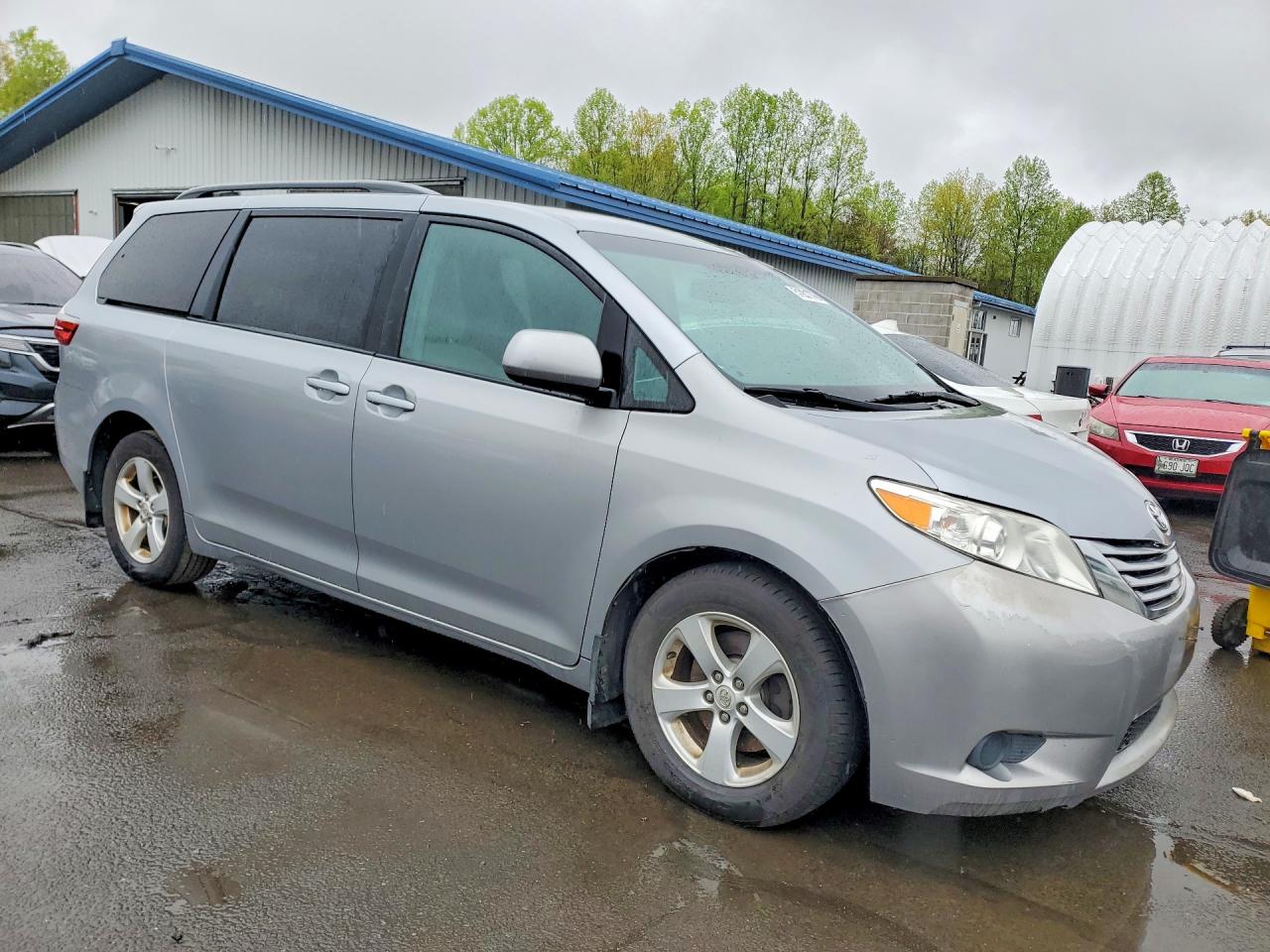 Toyota Sienna Le