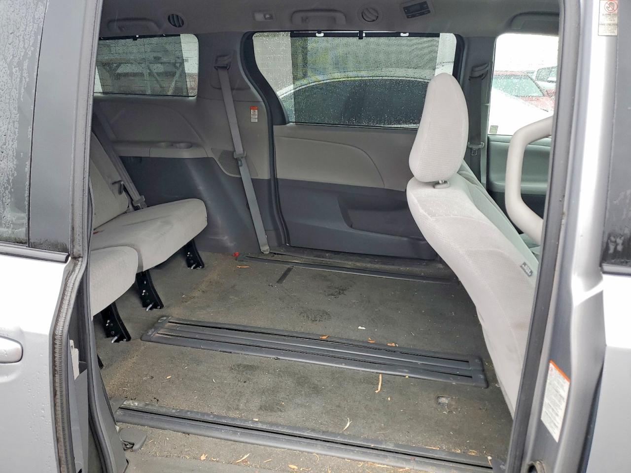 Toyota Sienna Le
