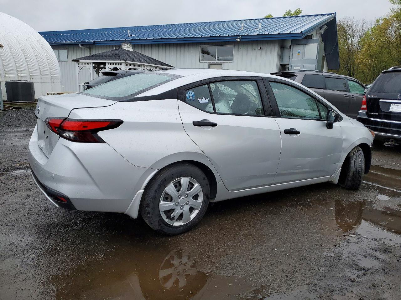 Nissan Versa S