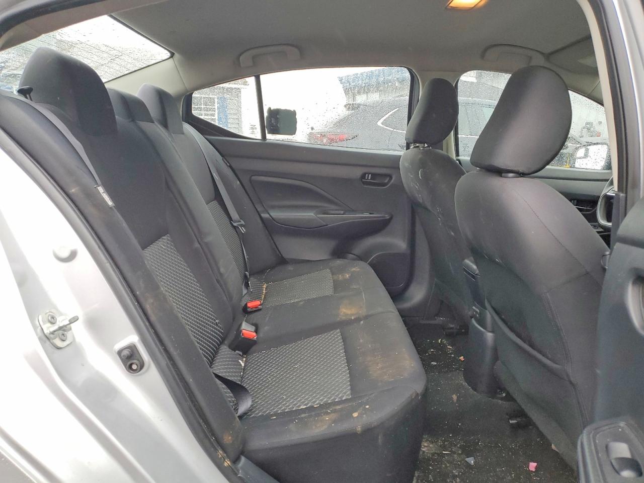 Nissan Versa S