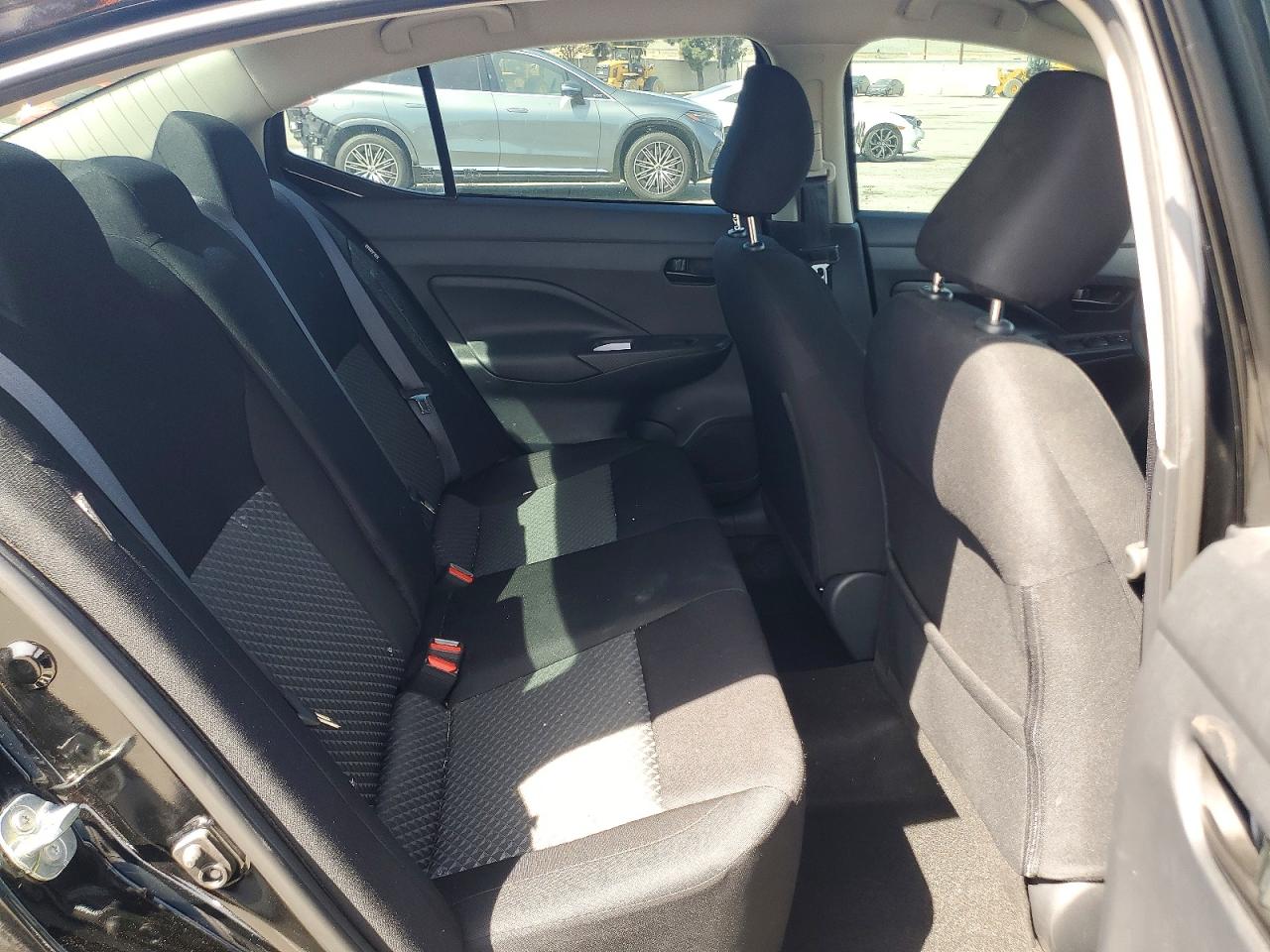 Nissan Versa S