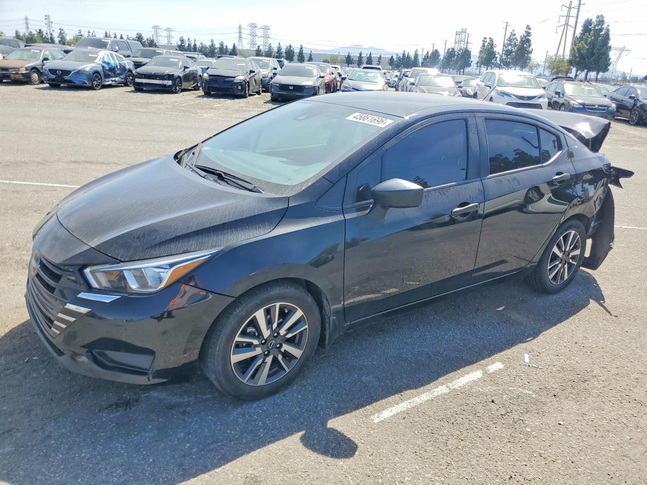 Salvage Nissan Versa Image