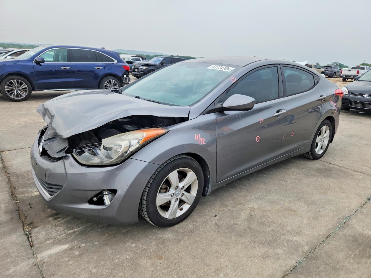 Salvage Hyundai ELANTRA Image
