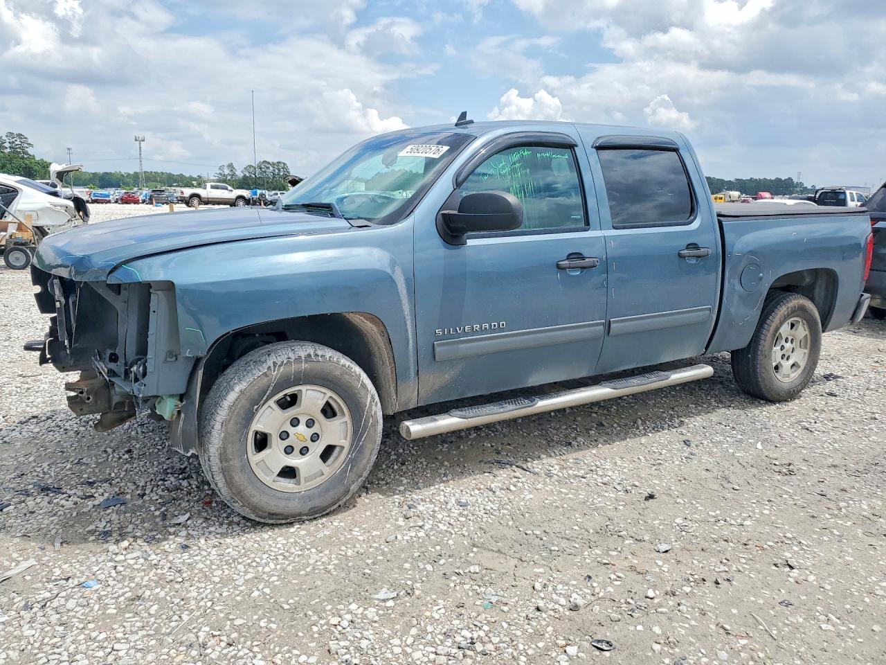 Salvage Chevrolet Silverado Image