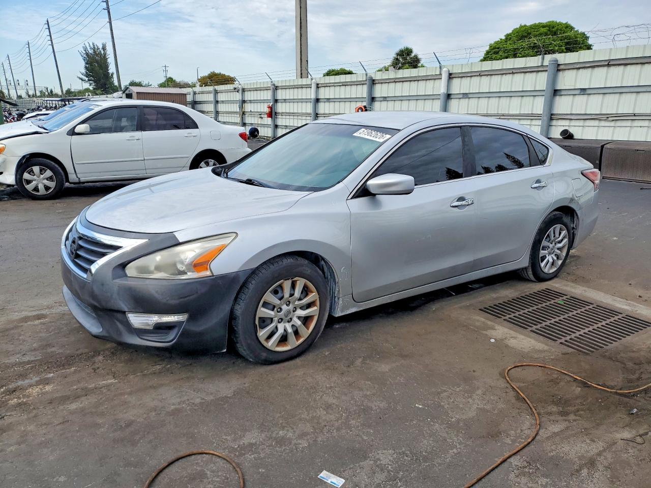 Salvage Nissan Altima Image
