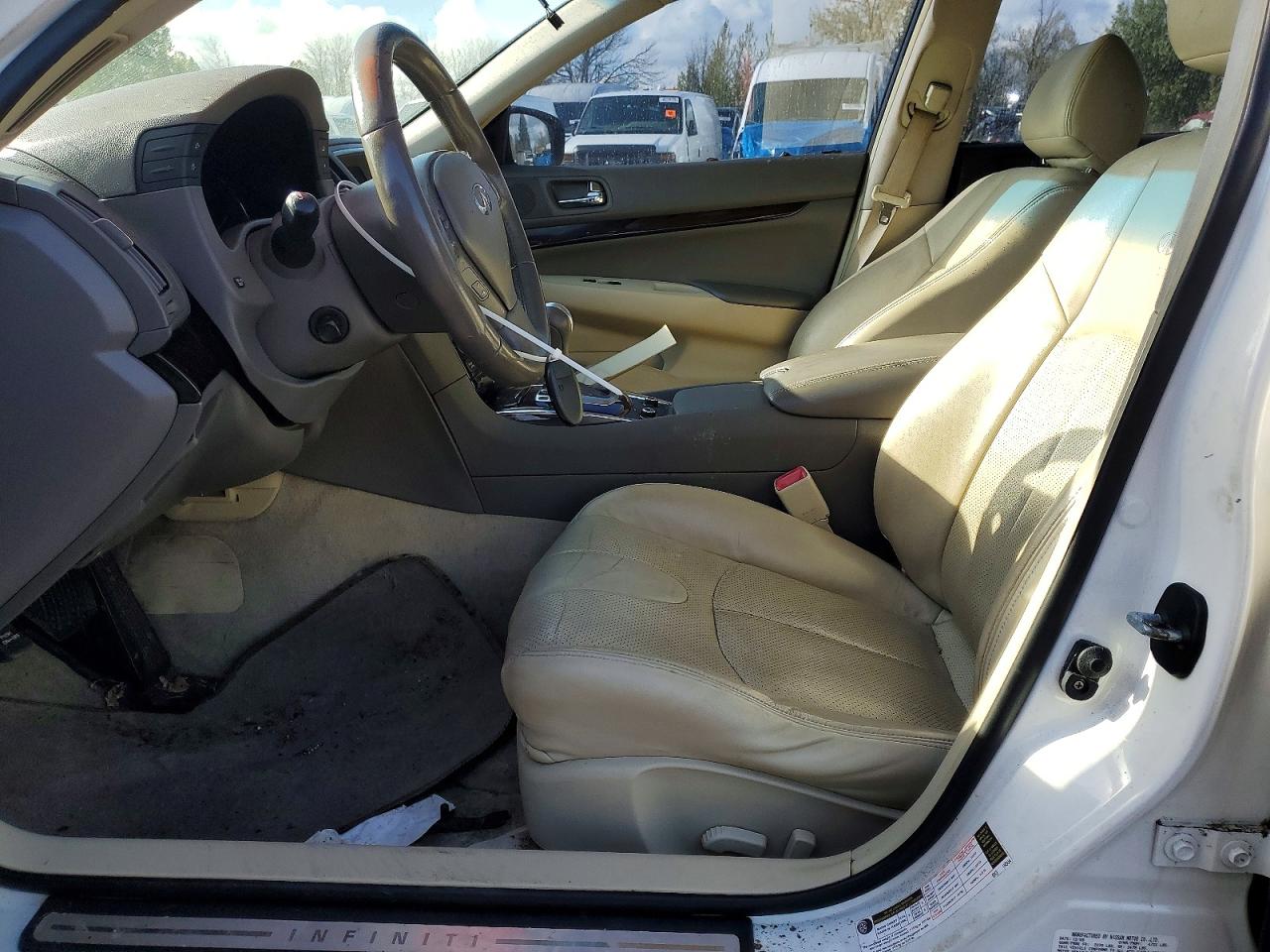 INFINITI G37 Base