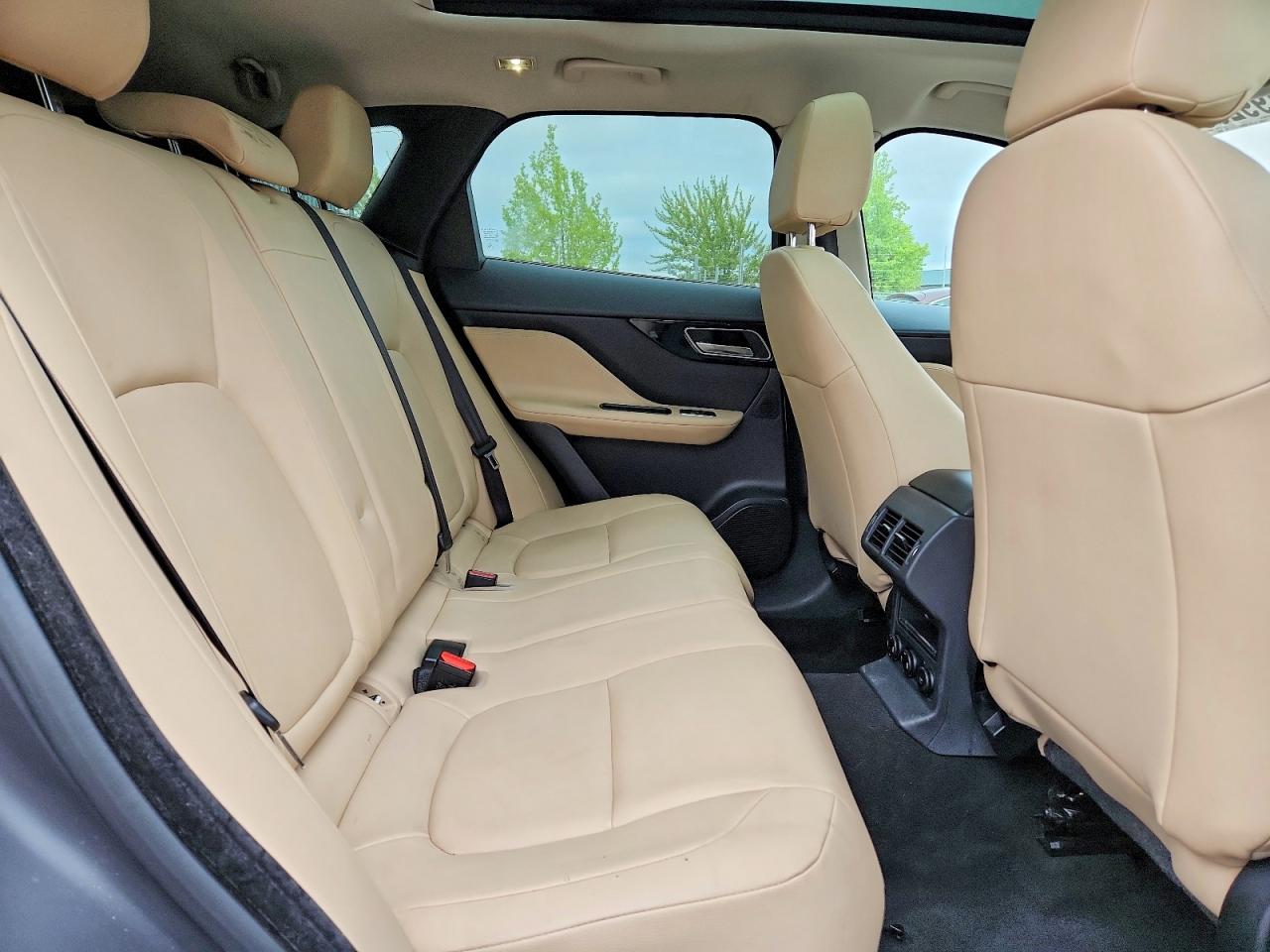 Jaguar F-PACE Premium