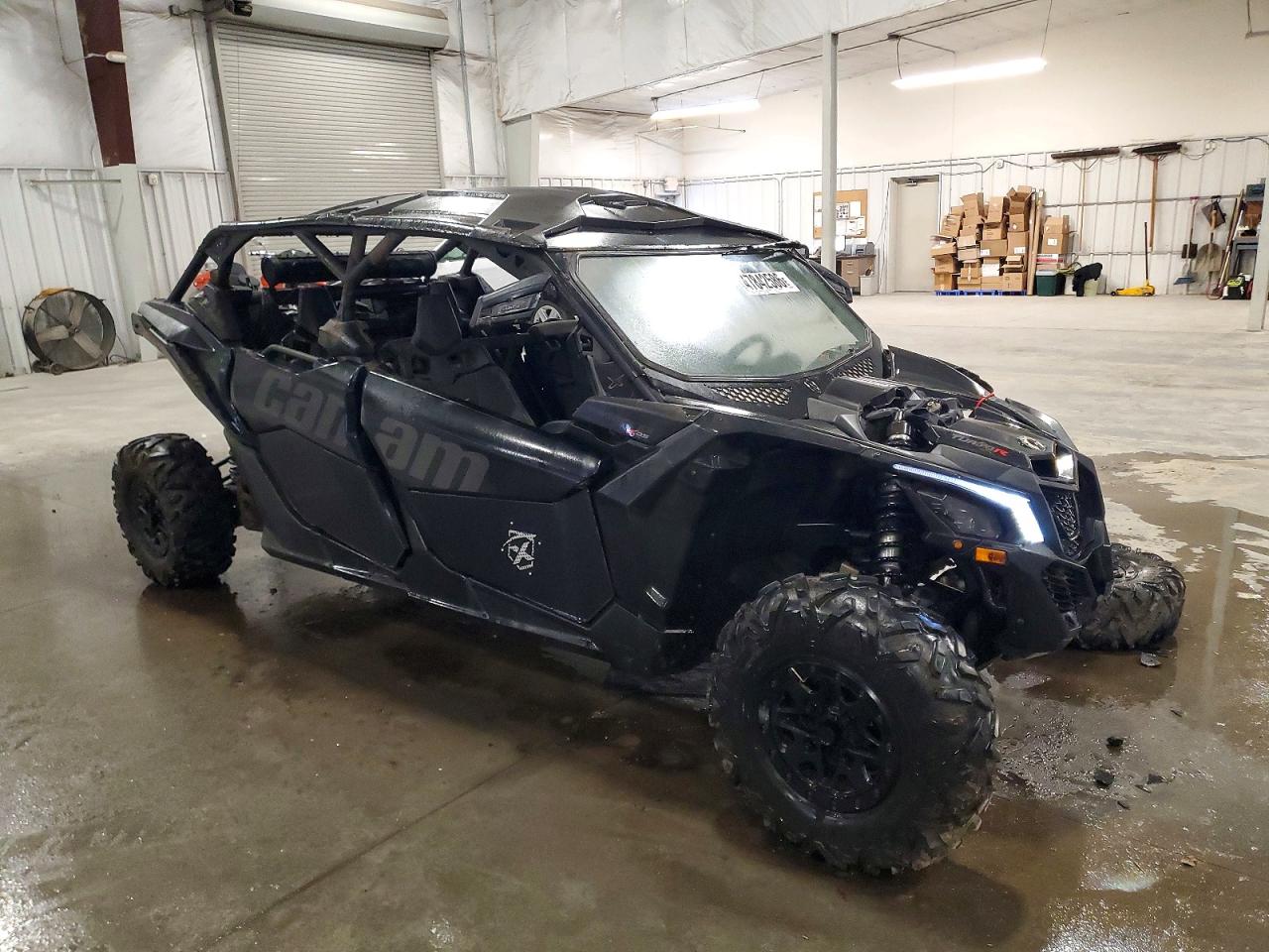 Salvage Can-Am Maverick Image