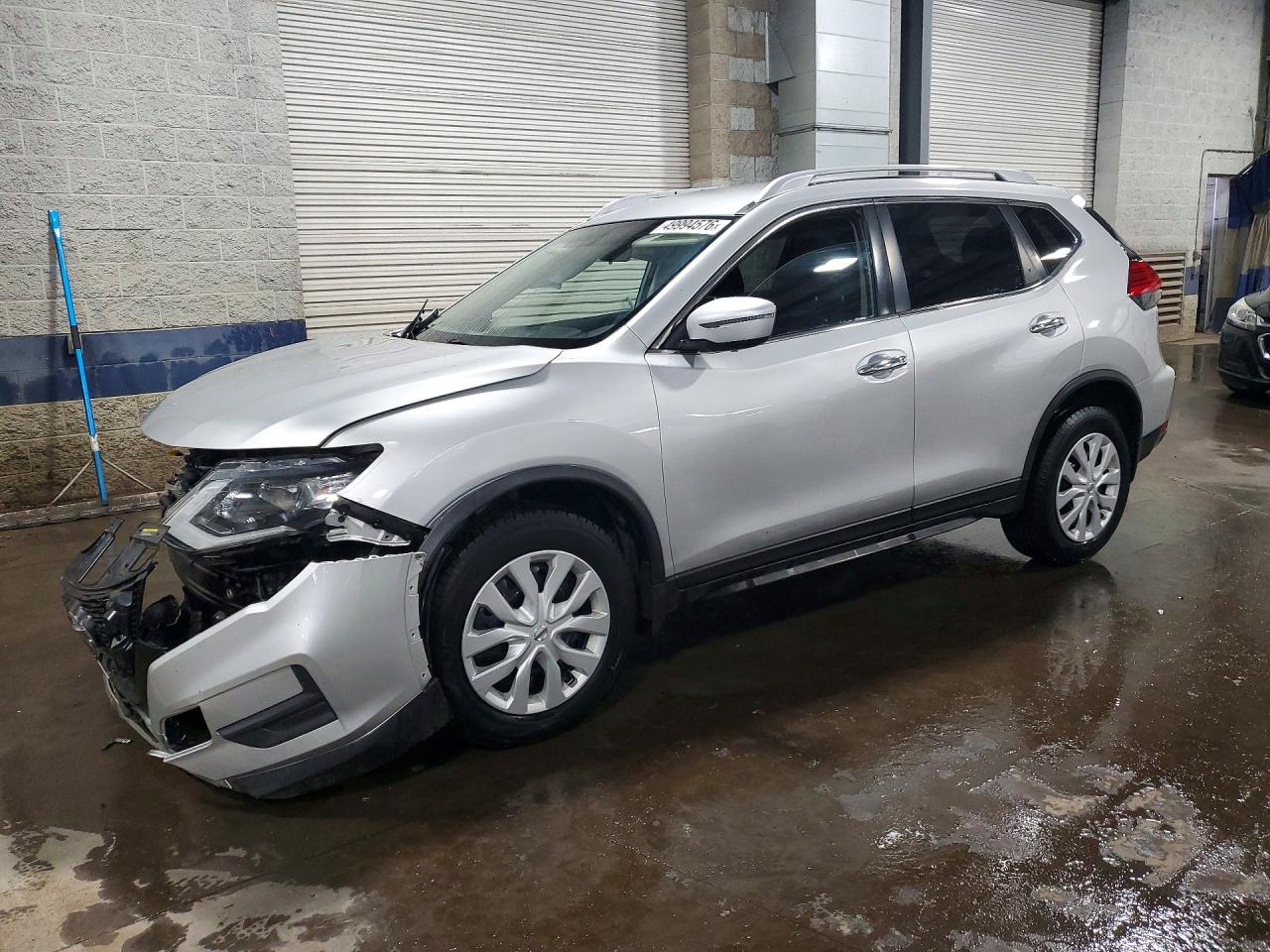 Salvage Nissan Rogue Image