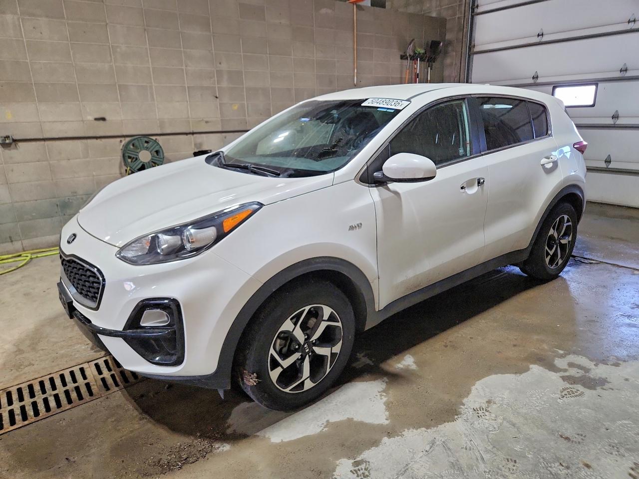 Salvage Kia Sportage Image