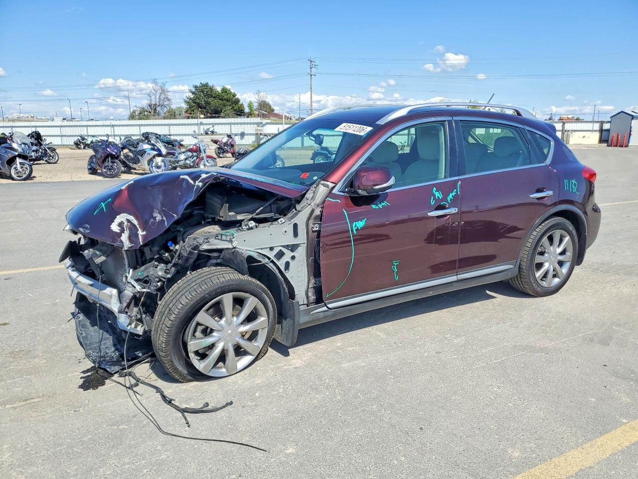 Salvage INFINITI Qx Image